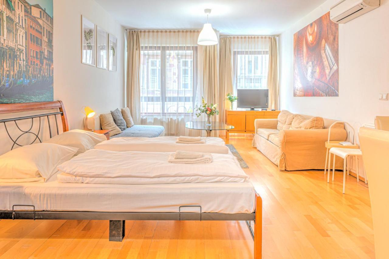 Central Downtown Apartments Budapest Exteriör bild