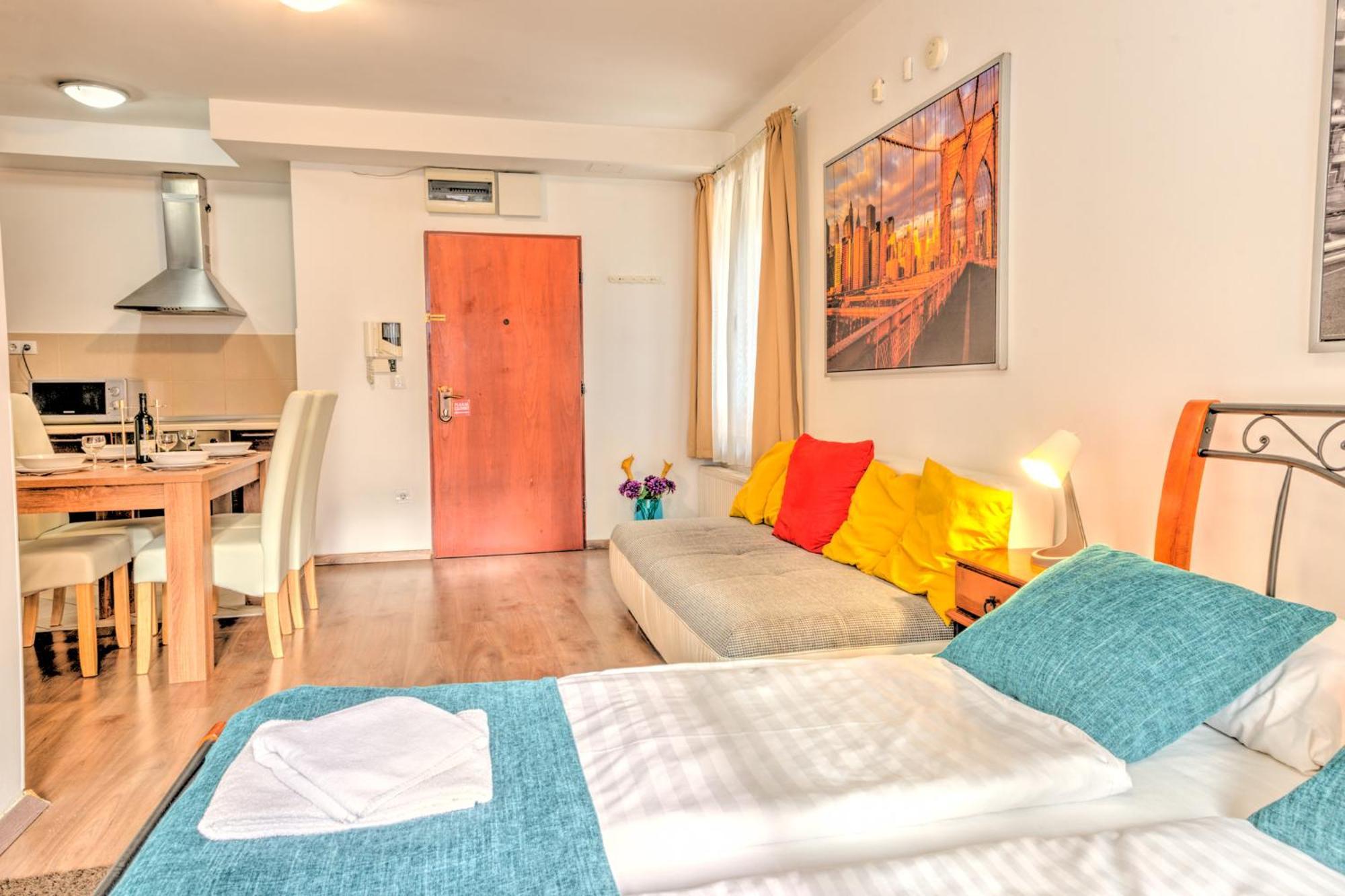 Central Downtown Apartments Budapest Exteriör bild